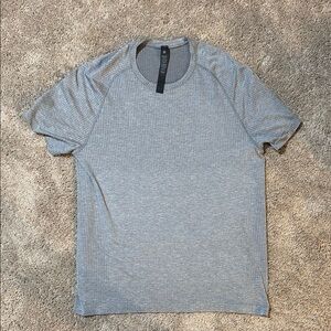 Men's lululemon Gray Short Sleeve Metal Vent